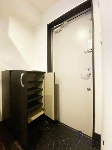 Creo庄内通六番館の玄関