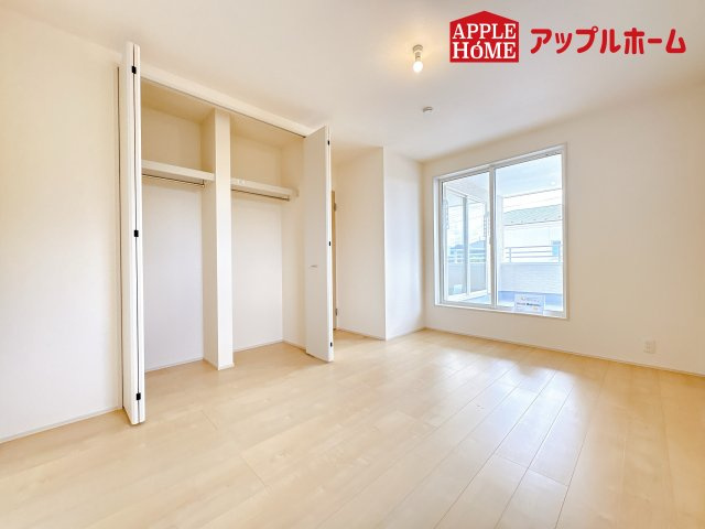 [新築住宅] 鴻巣市松原 3期 全5棟の洋室|２階居室は全室収納あり！たっぷりある収納活用でお部屋もキレイを保てます♪