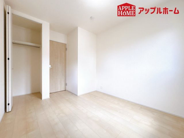 [新築住宅] 鴻巣市松原 3期 全5棟の洋室|２階居室は全室収納あり！たっぷりある収納活用でお部屋もキレイを保てます♪