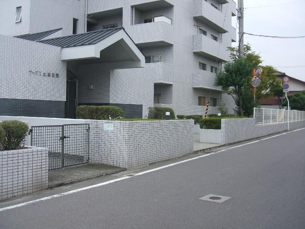近隣のバス停まで徒歩約４分♪土居田駅まで徒歩約５分♪空港通りや近隣商業施設へのアクセス良好な立地♪