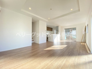 【居間・リビング】 | 横浜市泉区上飯田町６期・8期　全２棟 | 施工例写真