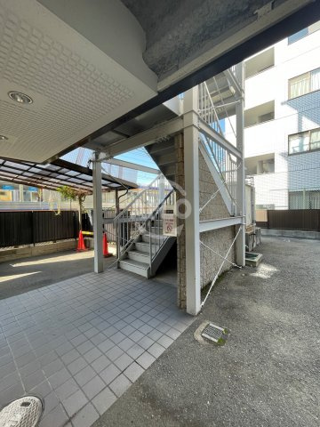 サンライフ上住吉のその他共用部分|サンライフ上住吉　階段