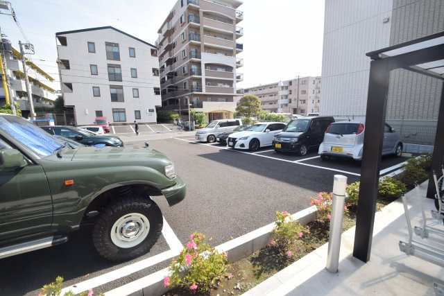 リブリ・ニソルの駐車場|駐車場に車を止められます