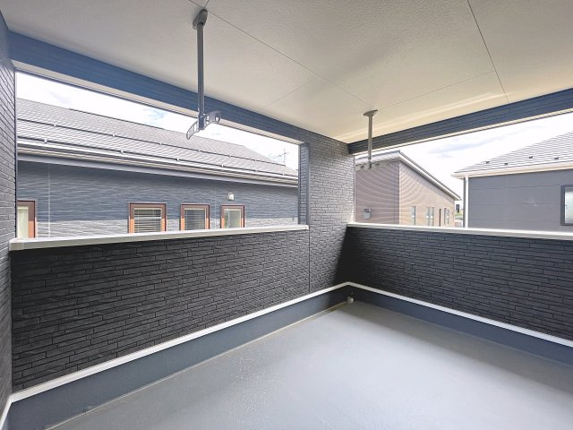 新築戸建・新築建売　福島市南沢又第21　清水小学校・清水中学校のバルコニー|インナーバルコニーなので急な天候不良でも安心です！
