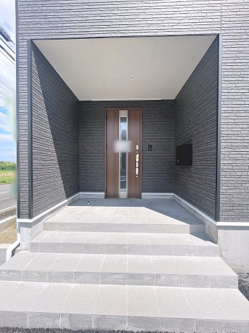 新築戸建・新築建売　福島市南沢又第21　清水小学校・清水中学校の玄関|モニター付きインターホンで訪問者を確認できるので、防犯対策やプライバシー保護など安心です！