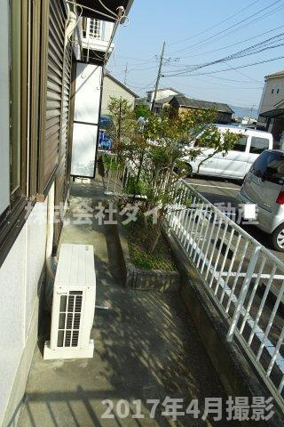 ハイツボヌールB棟の庭