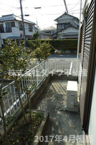 ハイツボヌールB棟の庭