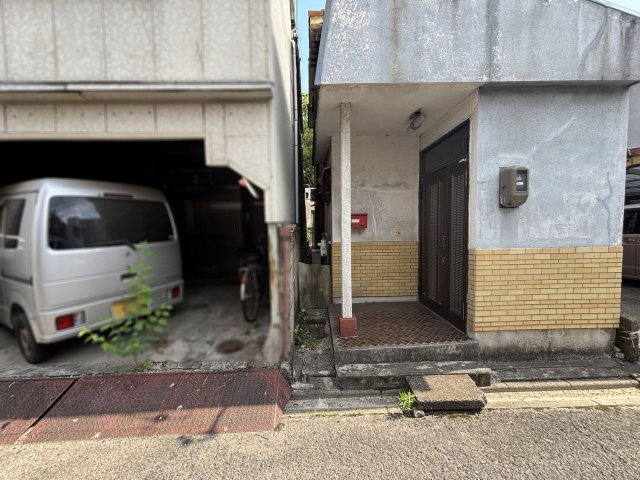 南区神松町二丁目土地の外観|東側境界