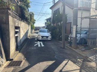 【前面道路含む現地写真】 | 横浜市泉区上飯田町Ⅱ　全2棟 | 前面道路