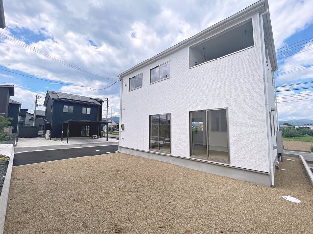 新築戸建・新築建売　福島市南沢又第21　清水小学校・清水中学校の外観|広々としたお庭付きです！家庭菜園やガーデニングなどの趣味のスペースやお子様の遊び場に◎