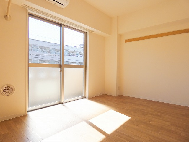 三沢NKマンションの洋室