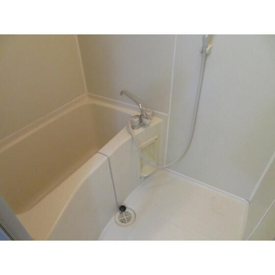 シャトル金山の浴室
