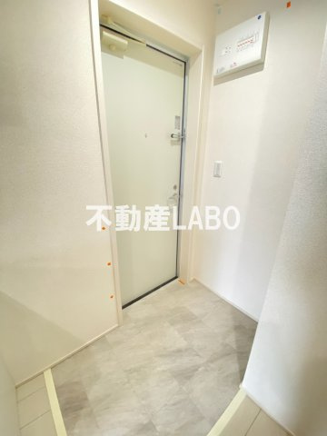 フジパレス桑津Ⅴ番館の玄関