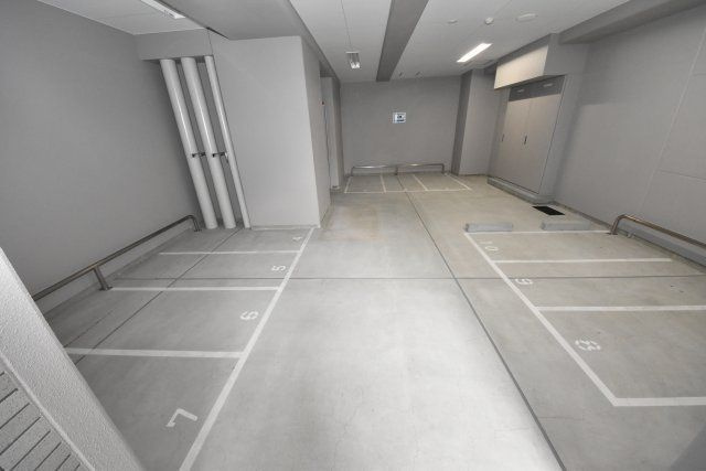 エスリード阿波座ラグジェの駐車場