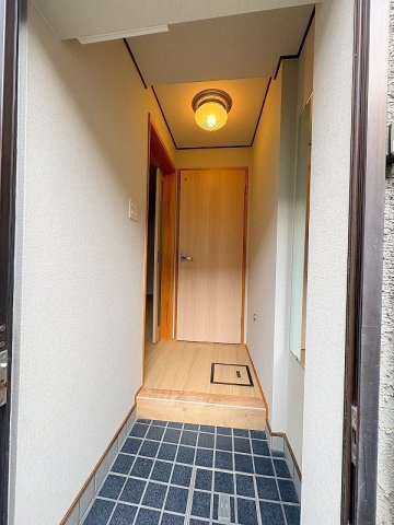上京のリノベ隠れ家の玄関