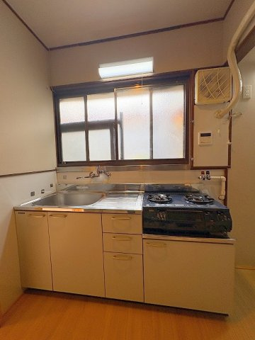 上京のリノベ隠れ家のキッチン