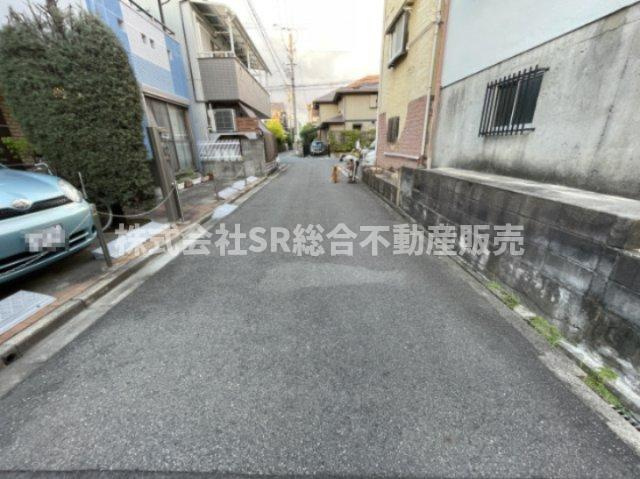 南鴻池町2丁目中古戸建の前面道路含む現地写真|売主様居住中ですが、実際に中を見ていただければイメージは変わると思います！
是非一度ご内覧下さいませ！