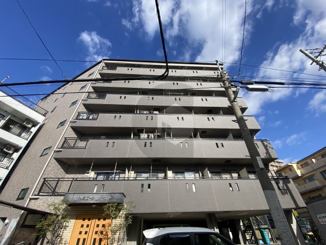 リュミエールイーストの外観
