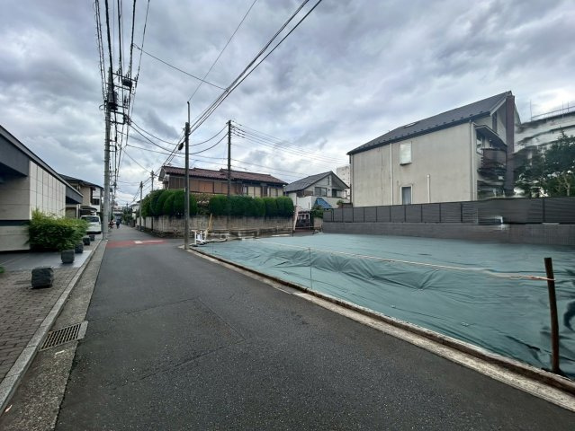 武蔵野市御殿山　建築条件なし売地の前面道路含む現地写真