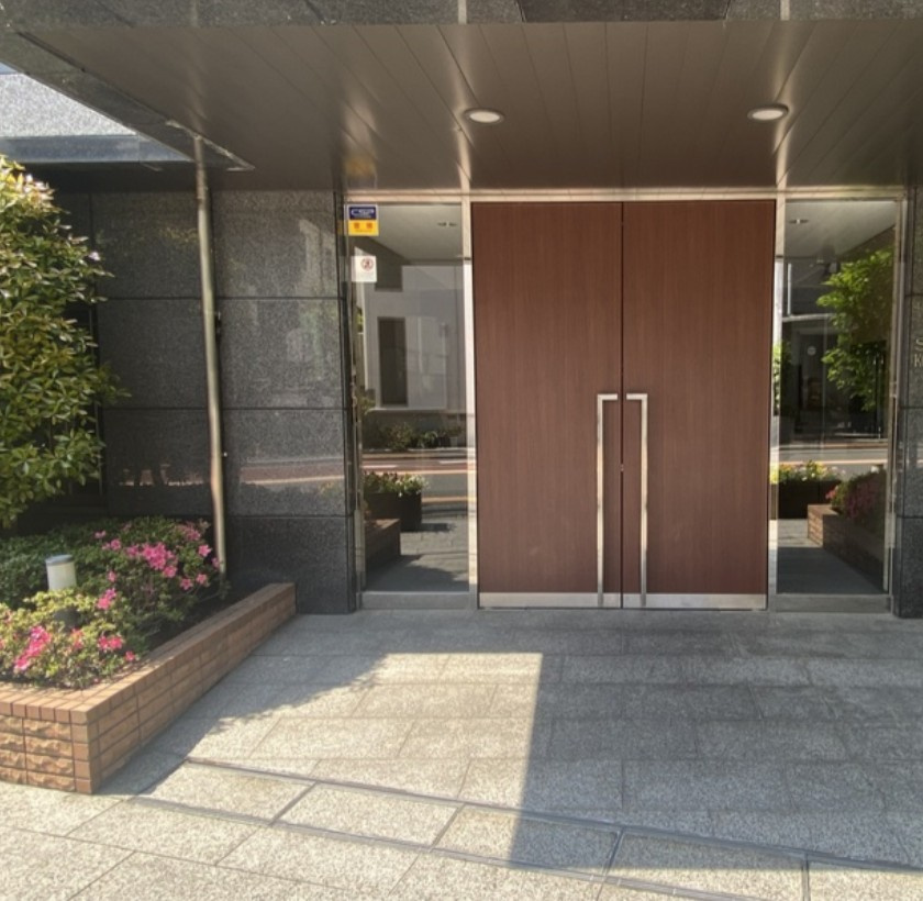 サンパレス駒込壱番館のエントランス