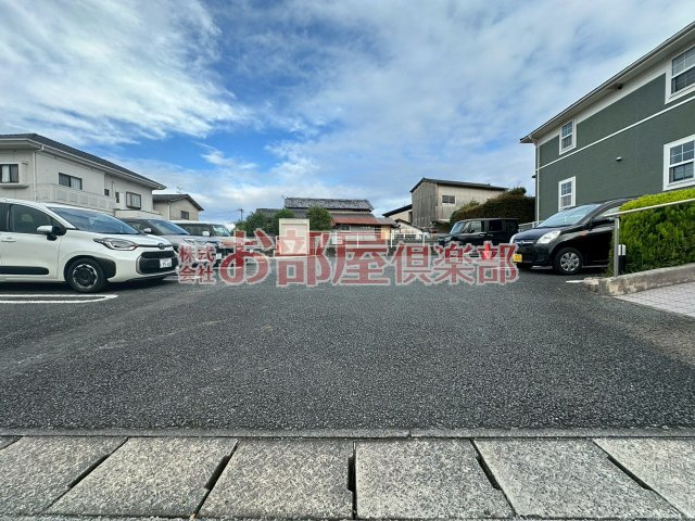 ソレイユの駐車場