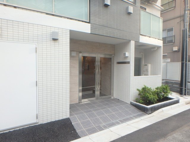 ブランセ森下のエントランス