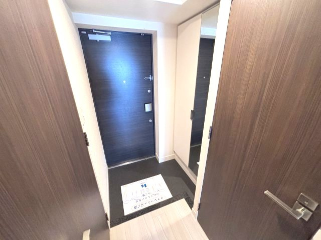 エスライズ神戸三宮山手通壱番館の玄関