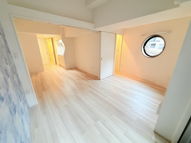 セレニテ神戸元町クレアの居間・リビング