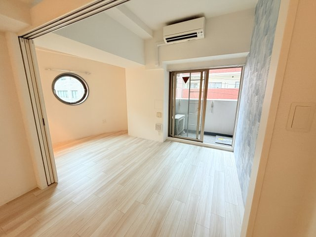 セレニテ神戸元町クレアの居間・リビング