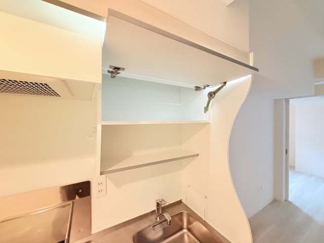 セレニテ神戸元町クレアのキッチン