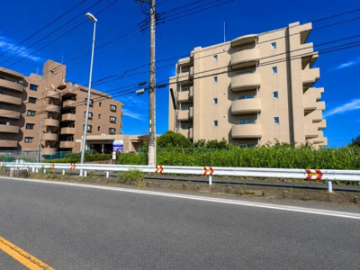 【外観】 | ホーユウパレス戸塚　専用庭付き/過去リノベーション済み/バス停まで徒歩1分/陽当たり・通風良好/管理体制良好で安心 | ◆住宅ローンのご相談や周辺環境のご案内も含め、ローンに詳しい、地元に詳しいスタッフがお出迎えさせていただきます。お気軽にご相談ください。