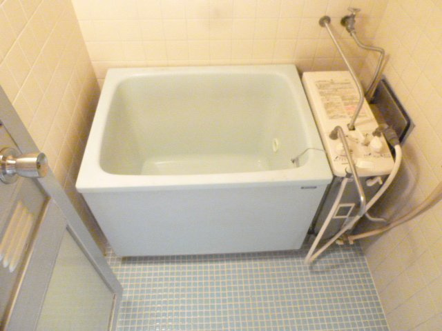 日の本ビルの浴室