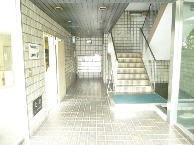 日の本ビルのエントランス