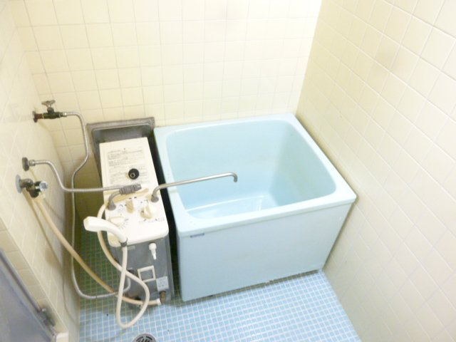 日の本ビルの浴室