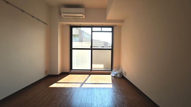 【居間・リビング】中山手ミオ壱番館