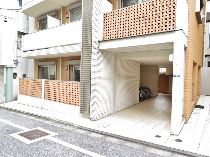 山手曙橋マンション のエントランス