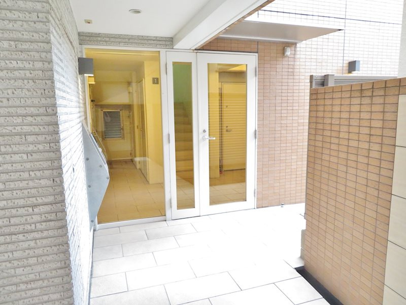 山手曙橋マンション のエントランス