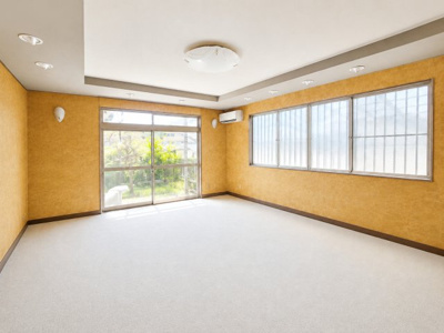 【洋室】 | ◆戸塚区戸塚町　中古戸建◆ | ◆柔らかい陽光が差し込む明るいお部屋を演出する設計。彩光の取れる窓が気持ちの良いお部屋を創り上げます。