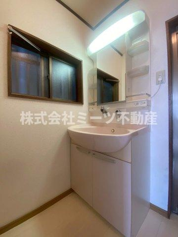 菱江5丁目　中古戸建の独立洗面台