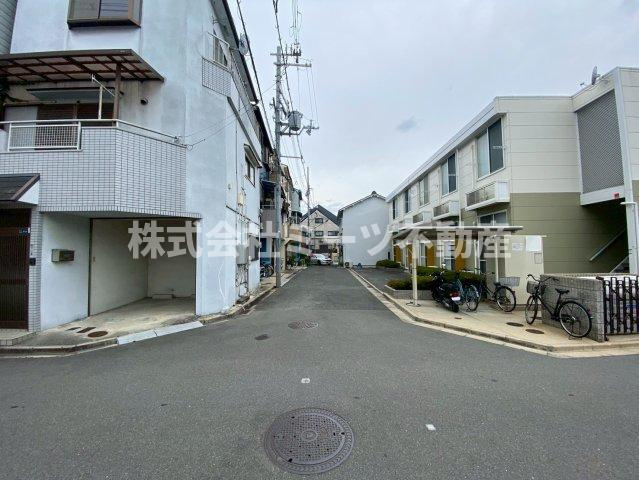 菱江5丁目　中古戸建の前面道路含む現地写真