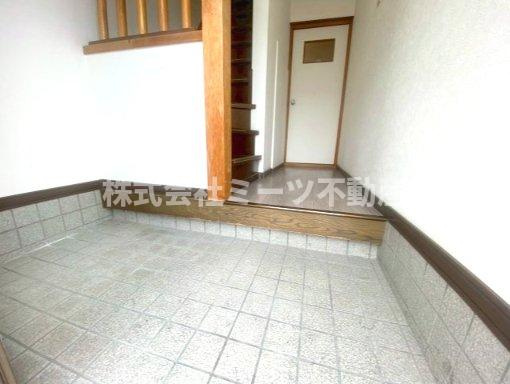 菱江5丁目　中古戸建の玄関