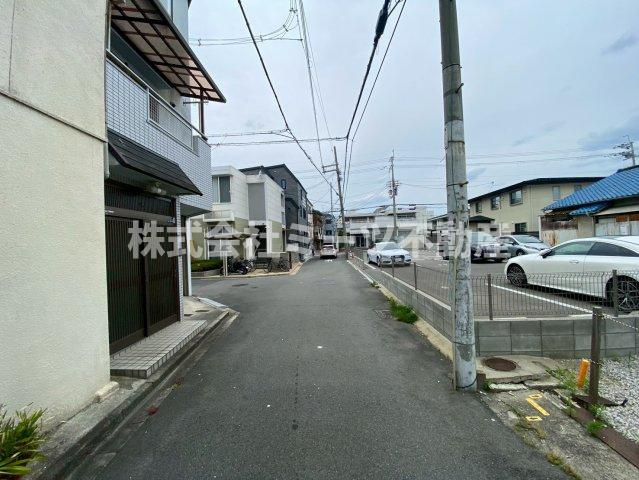 菱江5丁目　中古戸建の前面道路含む現地写真