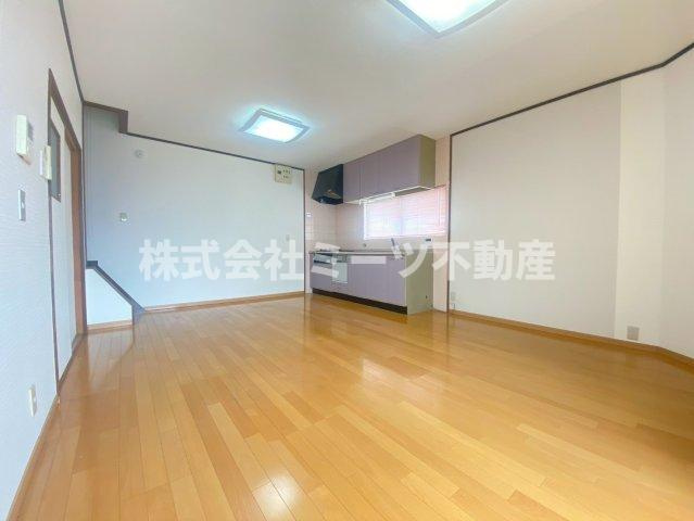 菱江5丁目　中古戸建の居間・リビング