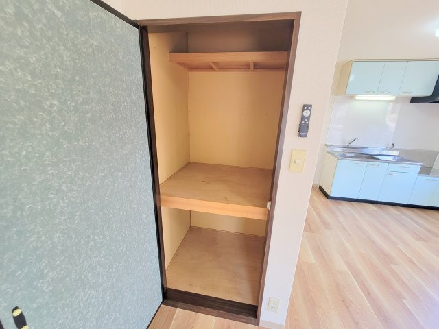 司ハイツの収納