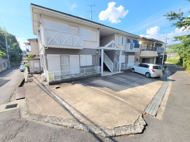 司ハイツの駐車場