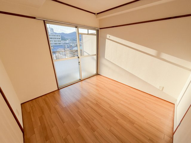 ヤマトビルの洋室|スタンダードな洋室です