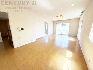 宝塚市平井山荘　中古戸建の居間