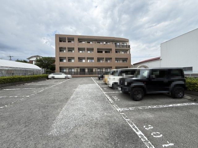 Enearl・Kumazawaの駐車場