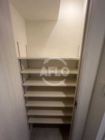 スプランディッド新大阪VIIIの内装|シューズボックス