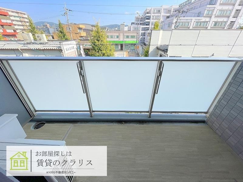 CAVANA九条烏丸のバルコニー